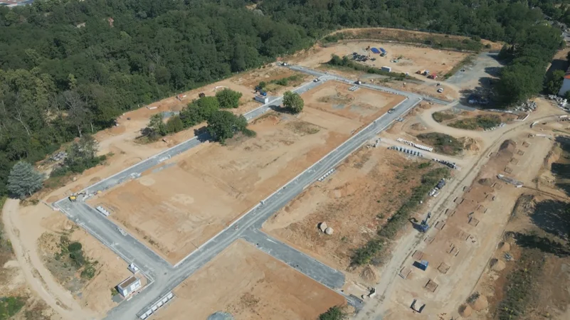 Drohnenaufnahme als Ergänzung zu den Aufhnahmen einer Zeitraffer Kamera für die Baustelle